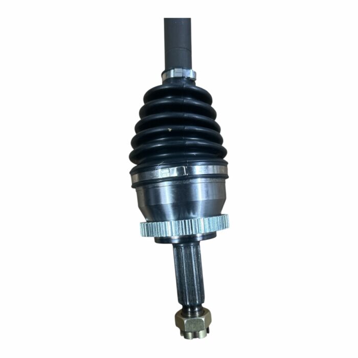 Close-up of CV joint on front right driveshaft for Hyundai Tucson JM and Kia Sportage II 2.0 FWD, OE 49500-2E500